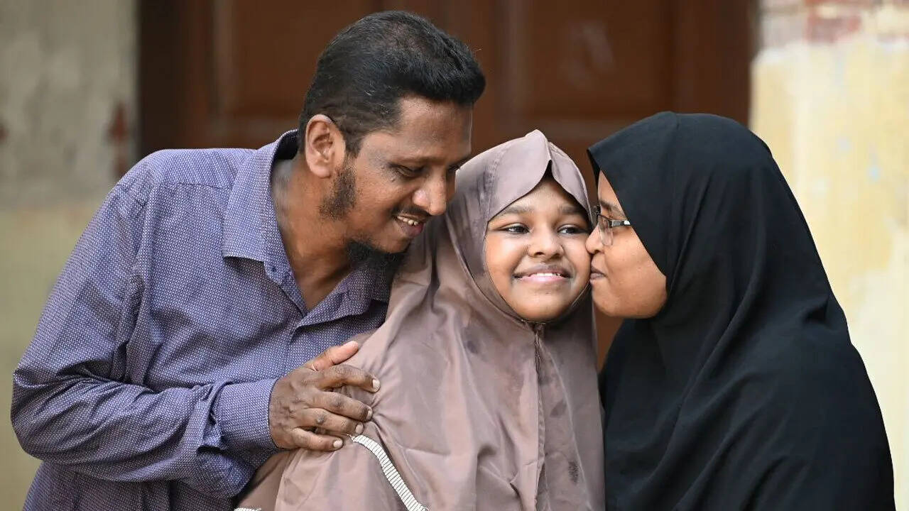Tailor’s daughter turns city topper, takes first step towards doctor dream
