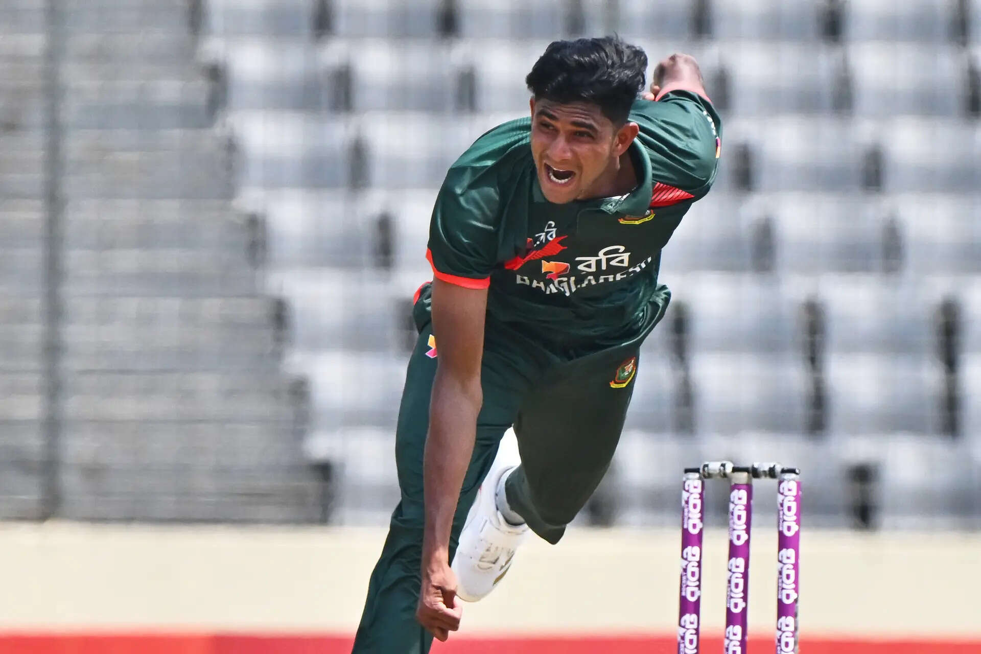 Nahid Rana takes five wickets as Bangladesh beats New Zealand to level ODI series