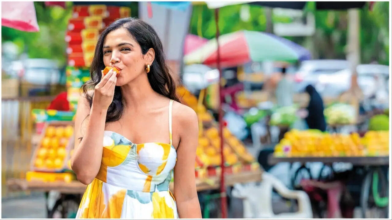 Shriya Pilgaonkar enjoying a slice of mango