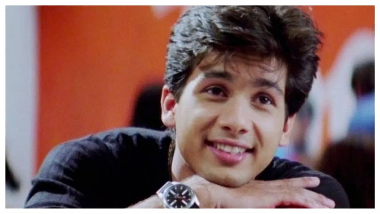 Shahid as Rajiv in Ishq Vishk