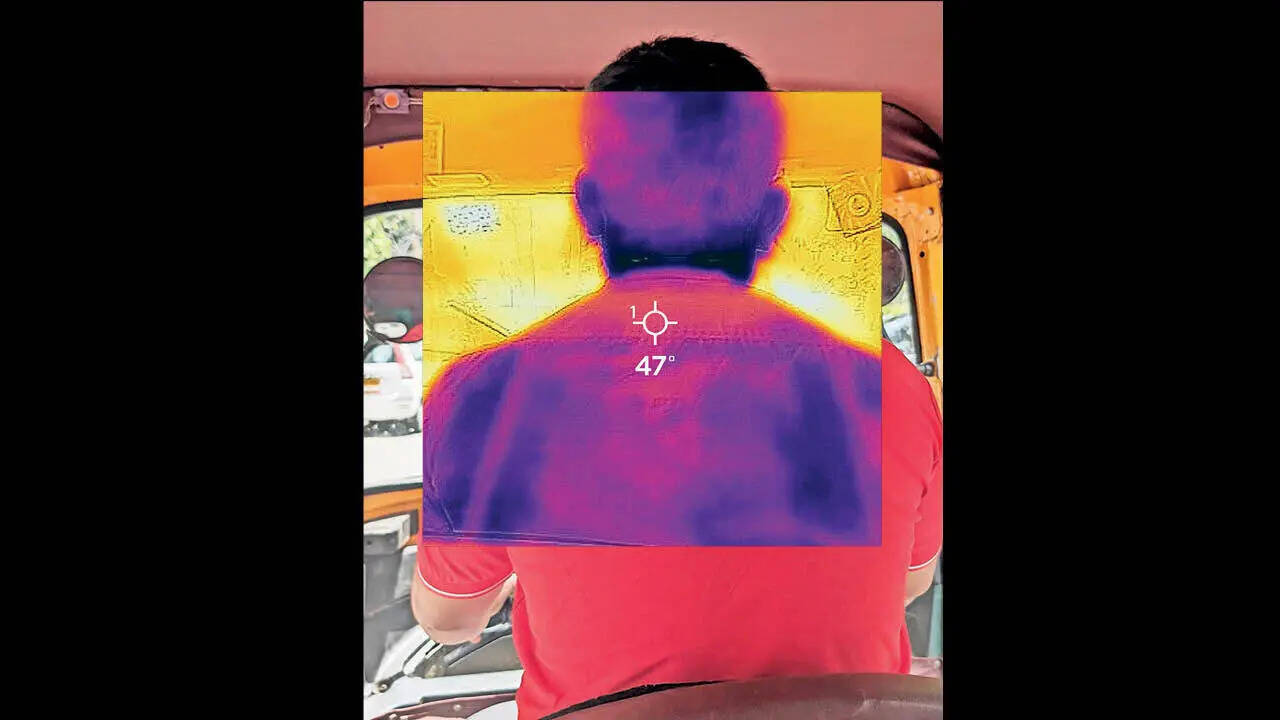 Captured by climate and energy campaigner Aakiz Farooq from inside an auto, the thermal image showed ambient temperatures touching 60°C
