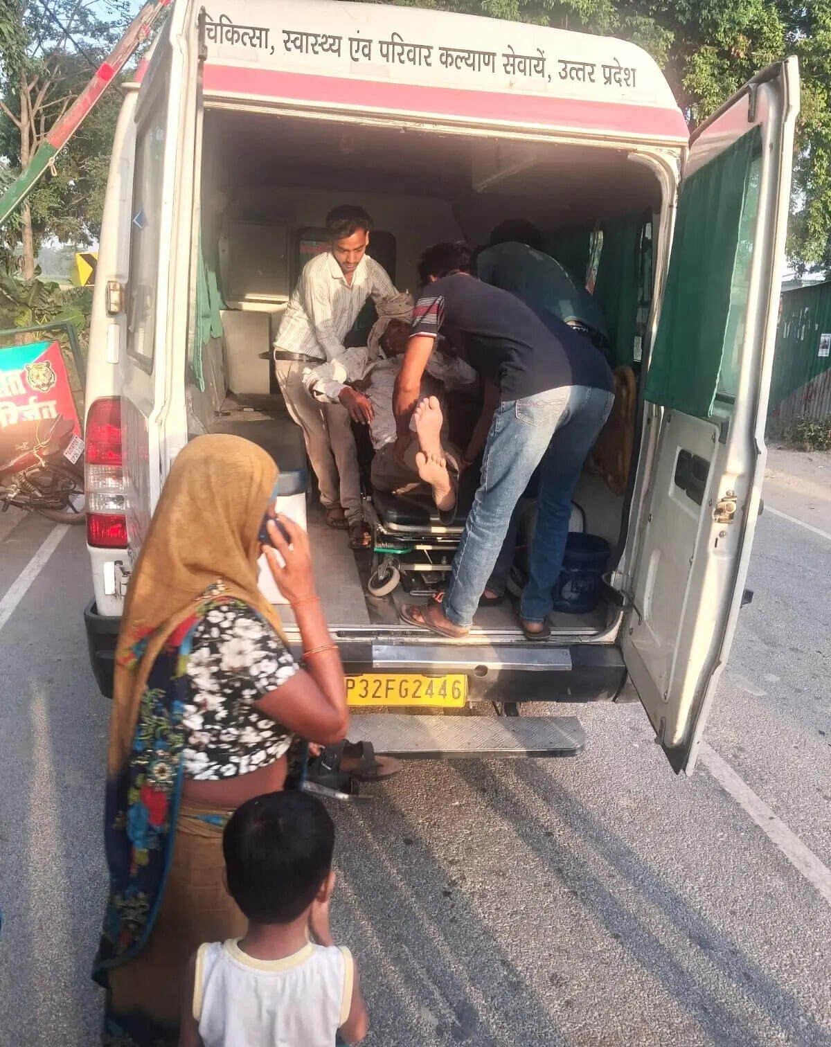b9dc335e-9676-4936-a138-638a42c46b0e_The_injured_were_shifted_to_Autonomous_State_Medical_College_hospital_by_a_government_ambulance.jpg