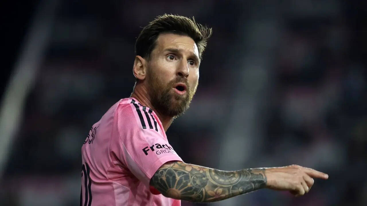 Weeks before WC, Lionel Messi suffers injury scare — all you need to know