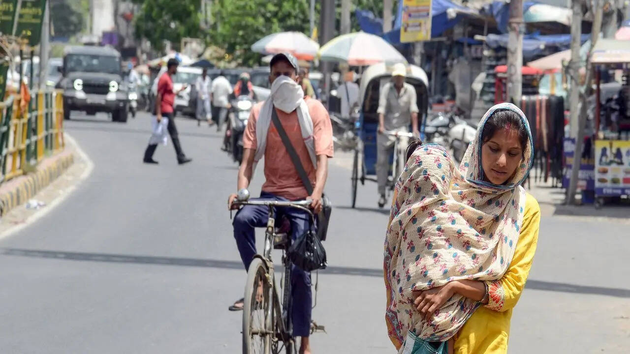 ​Extreme summer heat affecting daily life.
