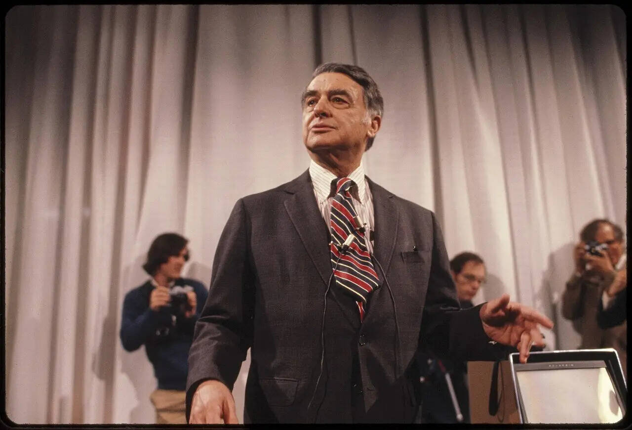 Edwin_H._Land,_founder,_Polaroid