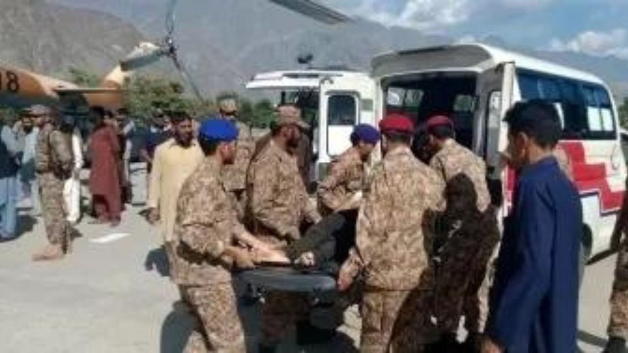 17 killed as speeding minibus crashes into parked bus in Pak’s Khyber Pakhtunkhwa