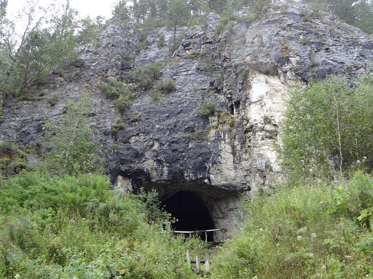 Entrance to Denisova Cave