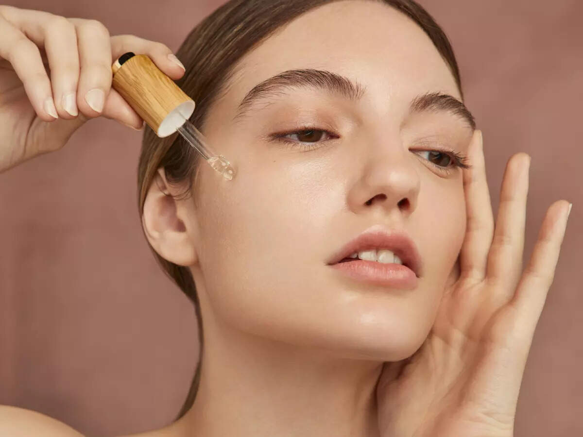 Vitamin C, Niacinamide or Retinoids: Which Ingredient Really Fades Dark Spots Faster?