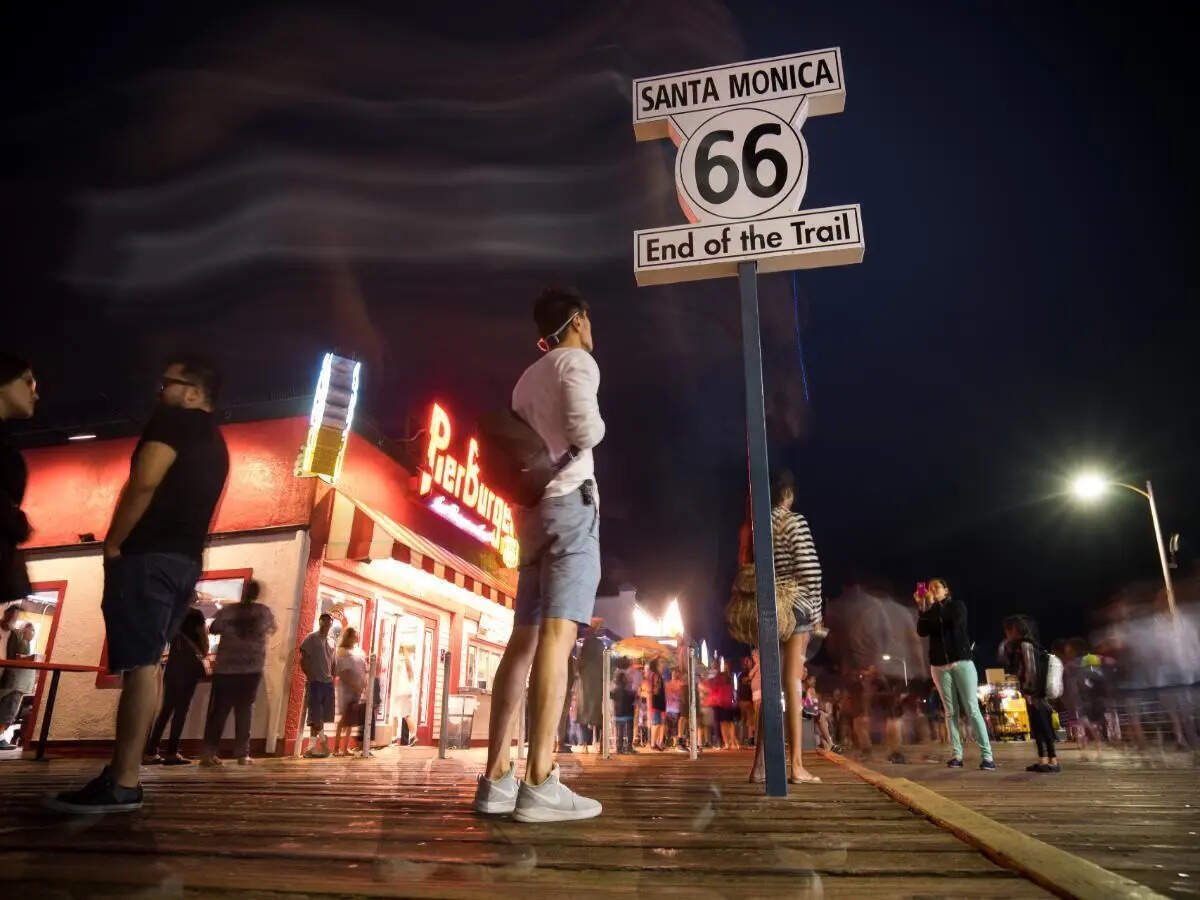 Santa Monica Pier End of R66_LA