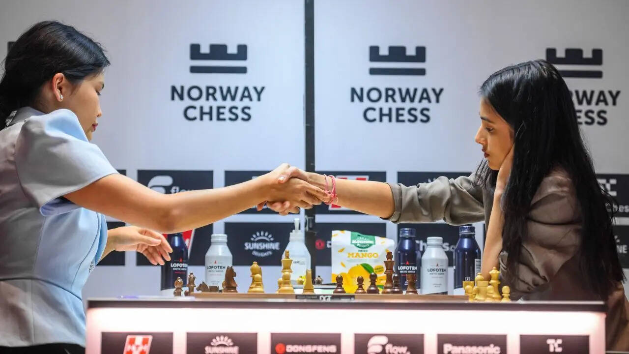 Bibisara Assaubayeva vs Divya Deshmukh (Photo by Michal Walusza/Norway Chess) Bibisara Assaubayeva vs Divya Deshmukh (Photo by Michal Walusza/Norway Chess)