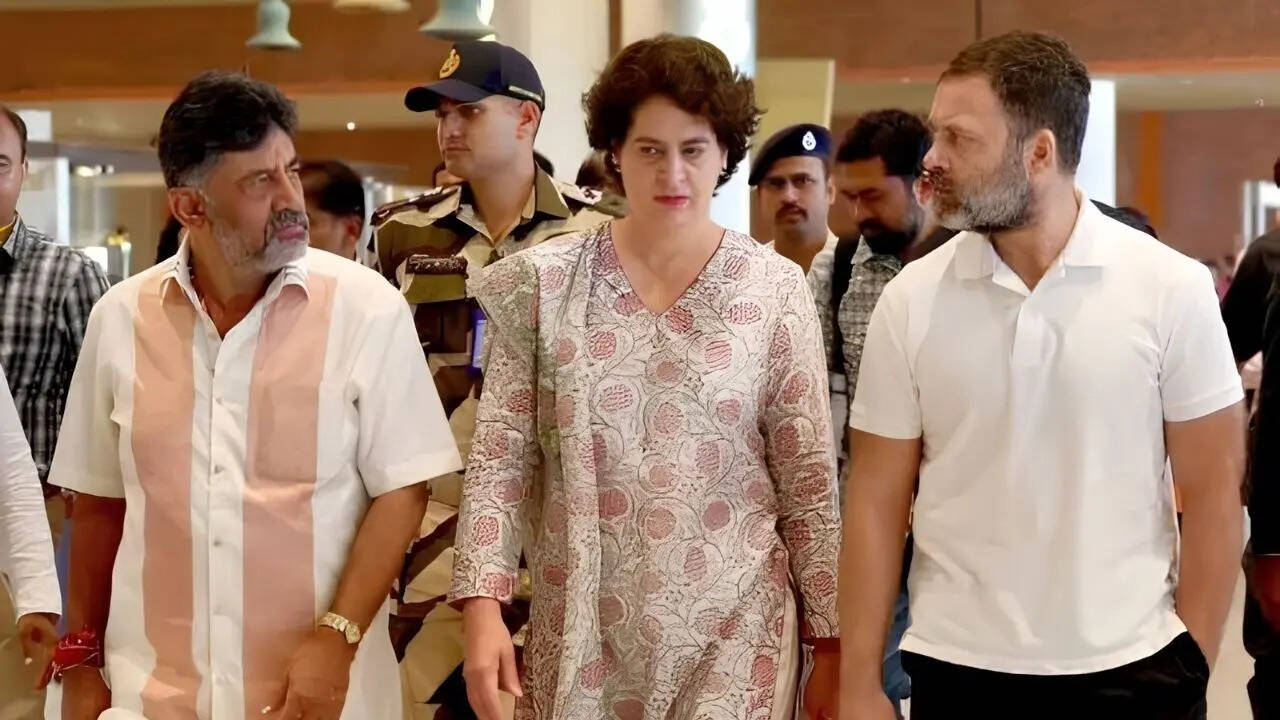 Karnataka CM power play: DKS sought Priyanka&rsquo;s help after no green signal from Rahul