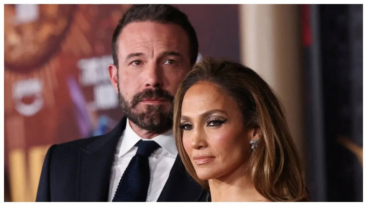 Does Ben Affleck feel happy about Jennifer Lopez and Brett Goldstein?