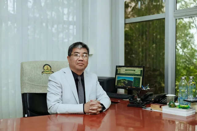 2f244dd8-b24d-4a69-97a7-4bd086b6bc4e_Prof._Lalnundanga.webp