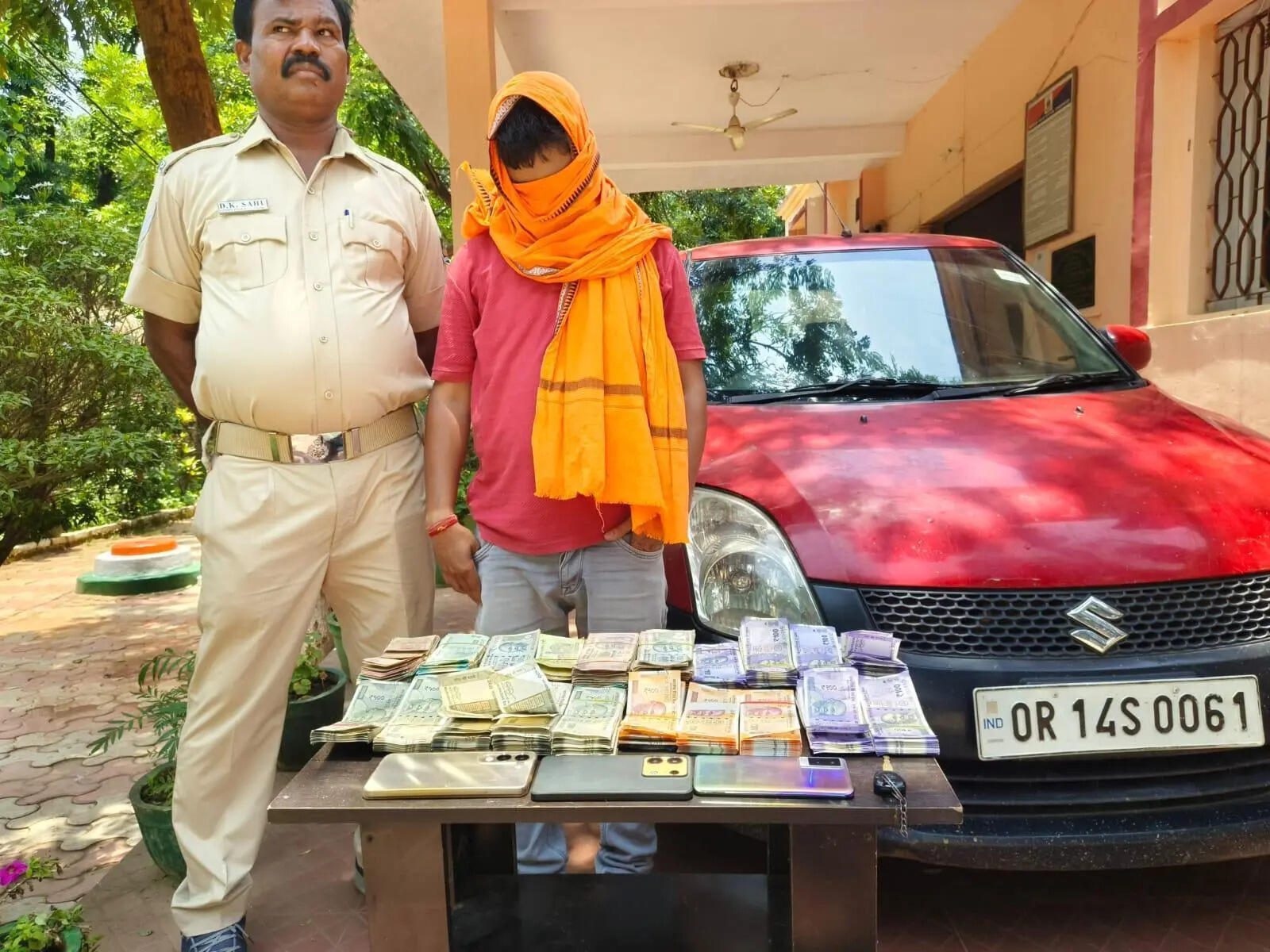 ed3ed16f-8450-42f6-97df-1f88e3d4e8e5_28BhuRourkela_photo_accused_arrested.jpg