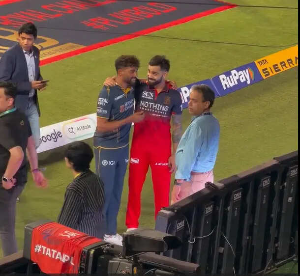 Virat and Siraj's moments (2)
