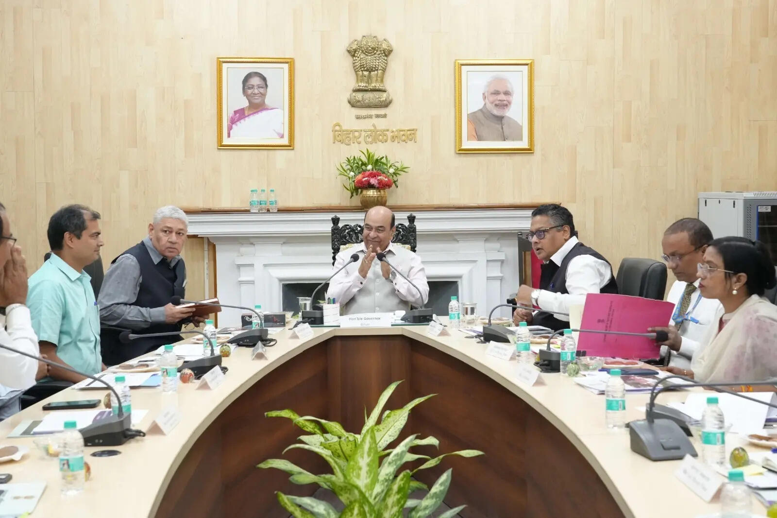 8923d14e-5faa-468b-b7a2-ed1052233b3b_Chancellor_reviewed_the_process_of_appoinmtment_of_assistant_professors_at_Lok_Bhawan_on_Friday_.jpg