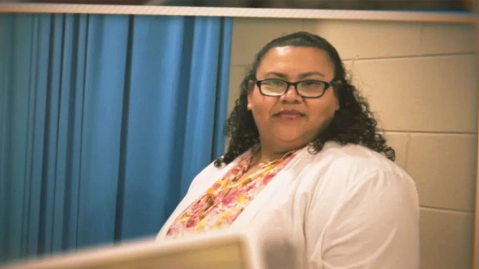 Pregnant woman forced to sign deportation papers after being held at US airport for days