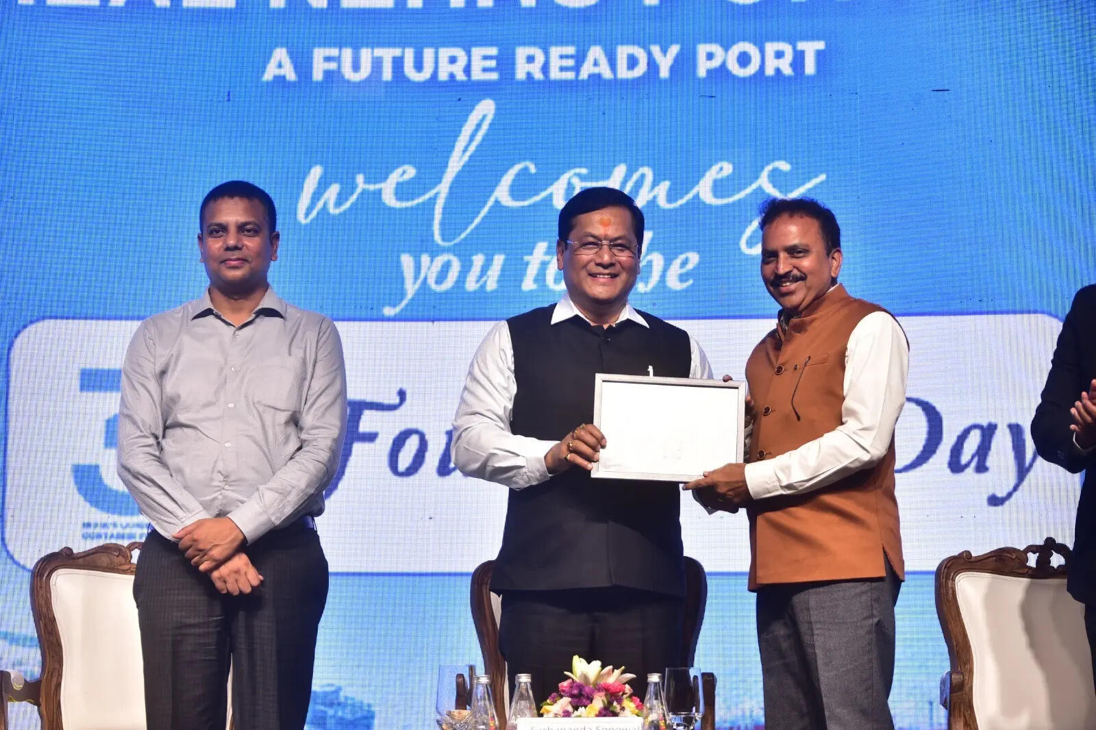 a3eb5767-c57b-4222-805e-975ae8a8d3f7_P._L._Haranadh_Chairman_Paradip_Port_Authority_receiving_award_from_Union_Minister_for_Ports_Shipping_and_Waterways_Sarbananda_Sonowal.jpeg