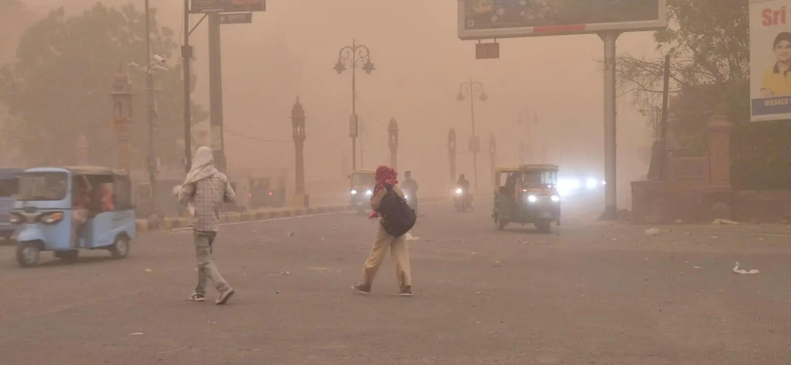 Bikaner @2 pm wrapped under dust (4).jpeg