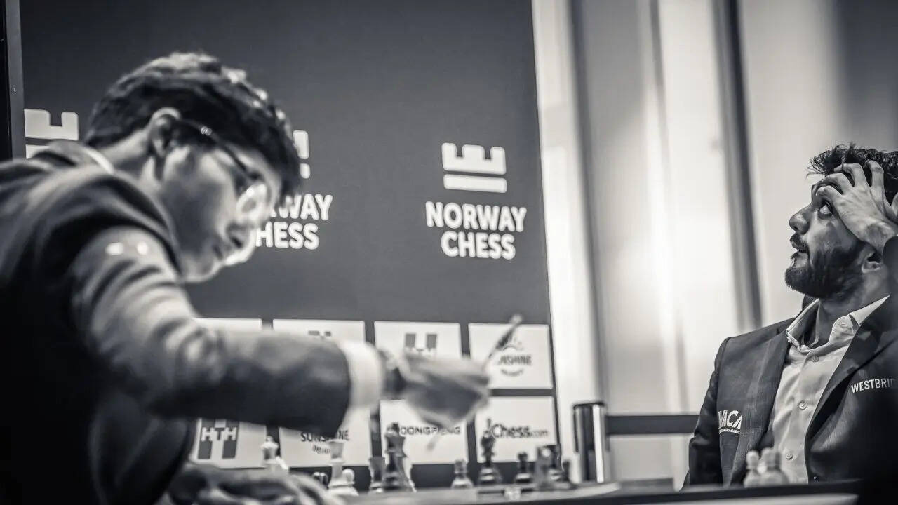 Praggnanandhaa vs Gukesh (Photo by Michal Walusza for Norway Chess)