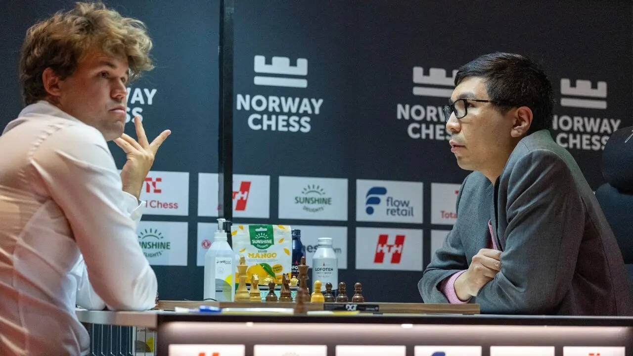 Magnus Carlsen vs Wesley So (Photo by Michal Walusza for Norway Chess)