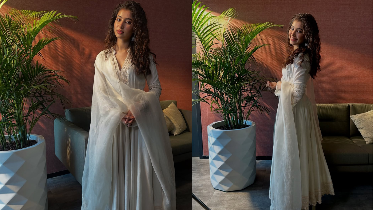 Sara Arjun's White Anarkali Look