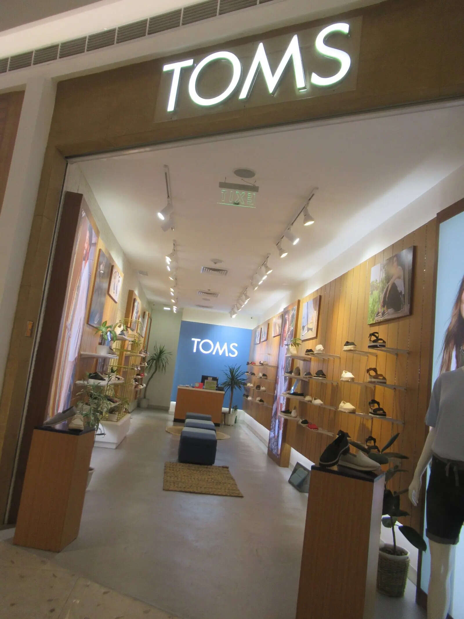 탐스_로고_Toms_Shoes11
