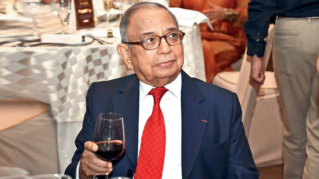 JL Sarin, President, Alliance Française de Delhi Board JL Sarin, President, Alliance Française de Delhi Board