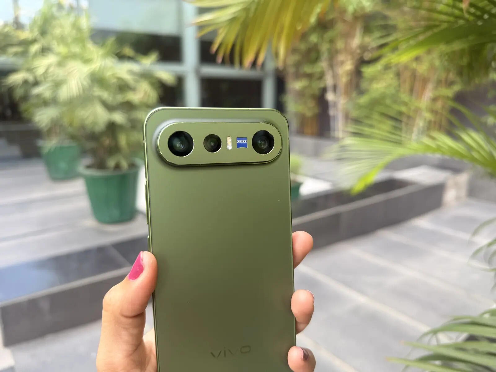 Vivo X300 FE design