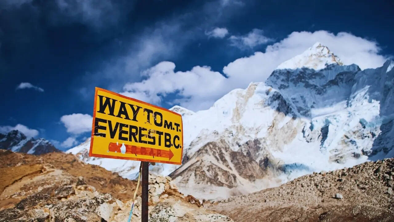 Way to Mt. Everest Base Camp