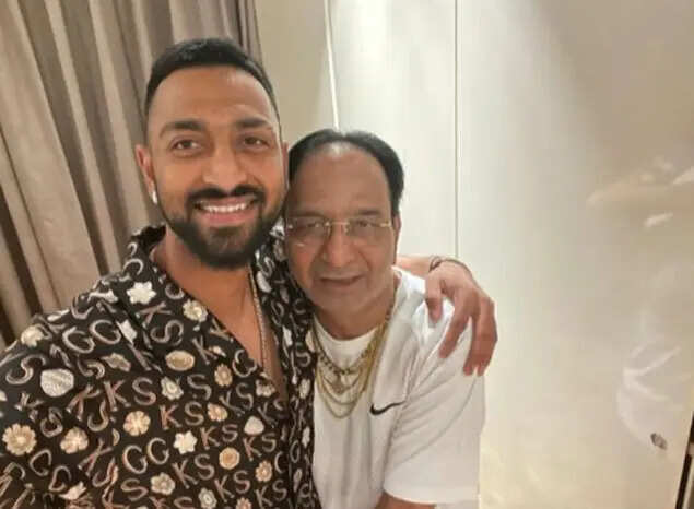 krunal-pandya-with-his-father-image-credit-instagram.jpg