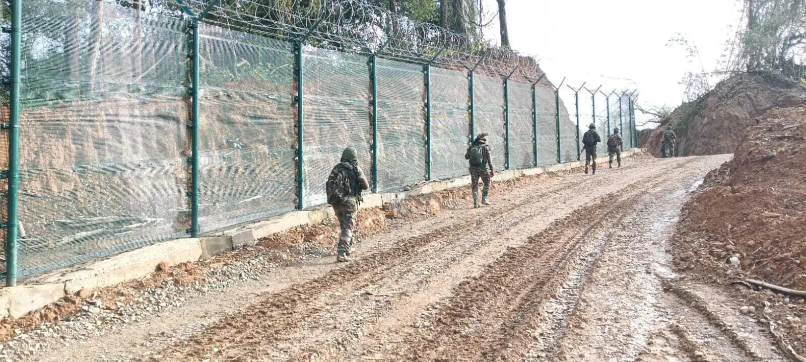 c46ea259-785b-4036-9373-710ec62c95a8_Fencing_Pangsau_Pass_.jpg