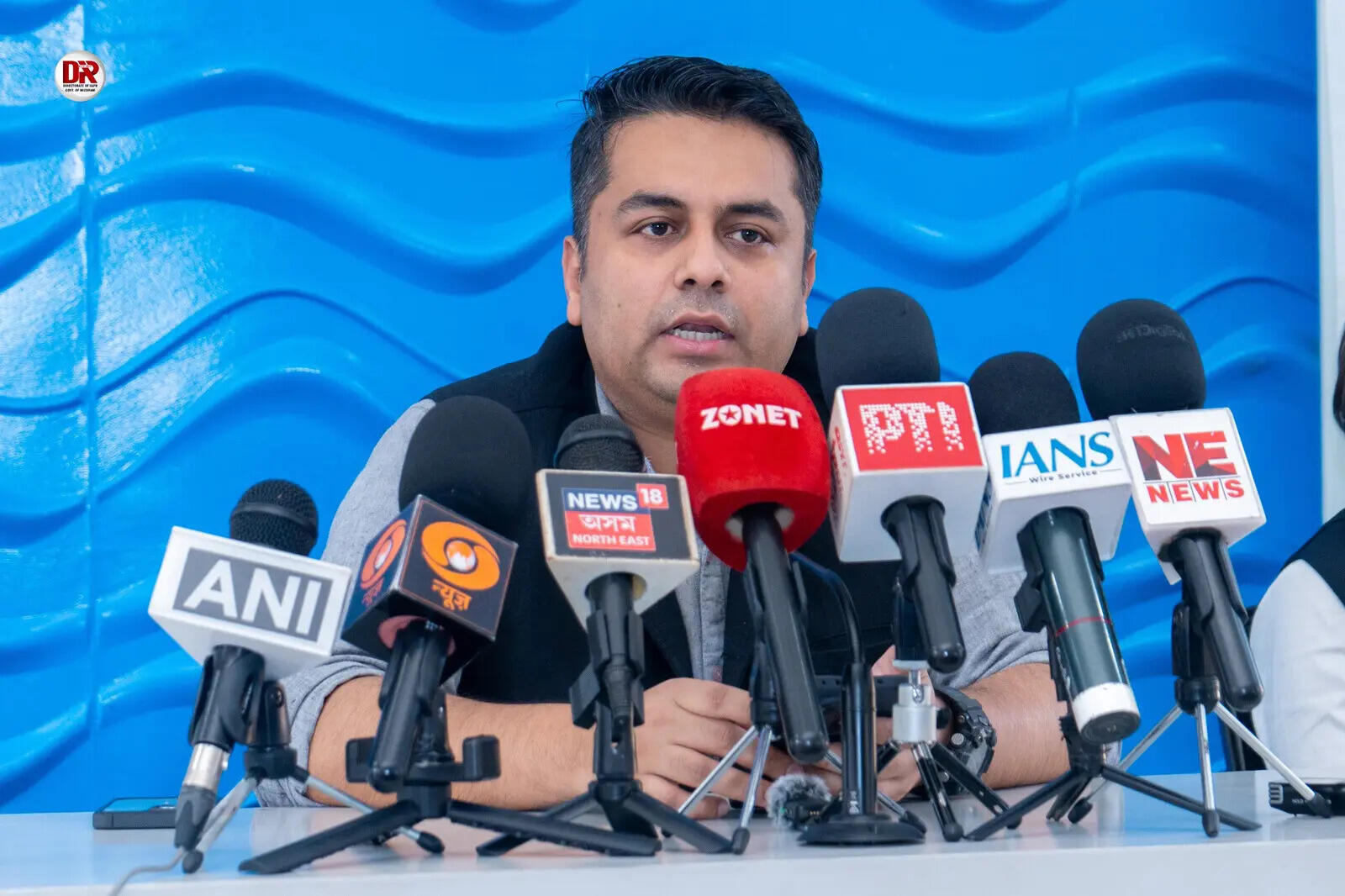 ef09c187-0bd6-4e60-bcfe-676650c6b2ef_ECI_Deputy_Director_Media_Apurva_Kumar_Singh_addresses_media_in_Aizawl..jpeg