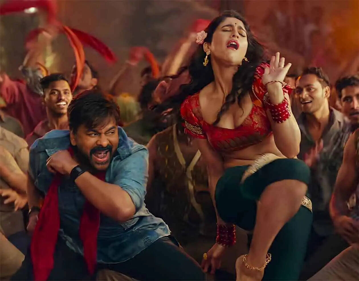 Saana Kastam (Acharya, 2022) - Chiranjeevi  &  Regena Cassandrra