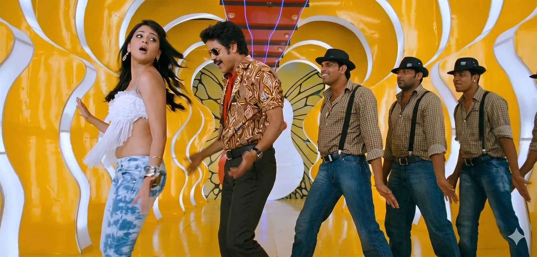 Ragada Ragada (Ragada, 2010) - Nagarjuna Akkineni &  Anushka Shetty