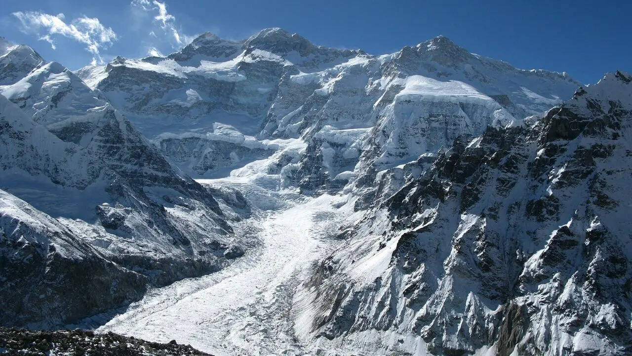 4. Kangchenjunga, between India and Nepal