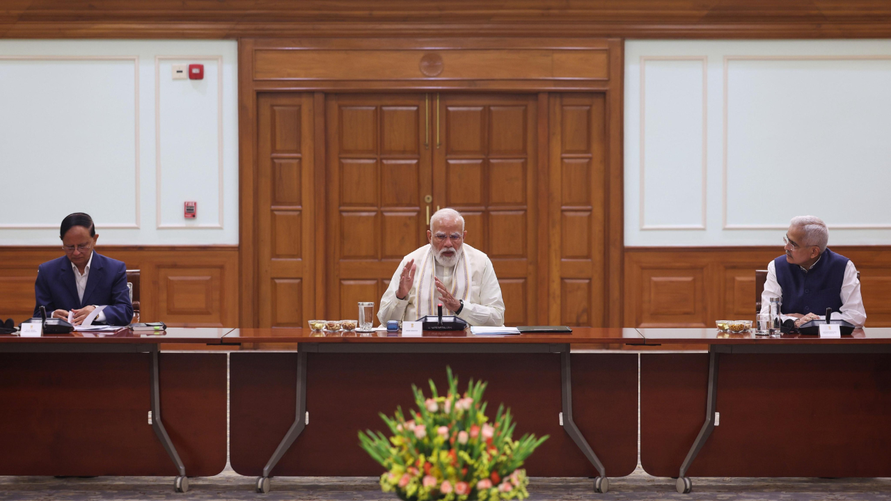 PM Modi chairs EAC meeting, discusses measures to boost India’s economic growth