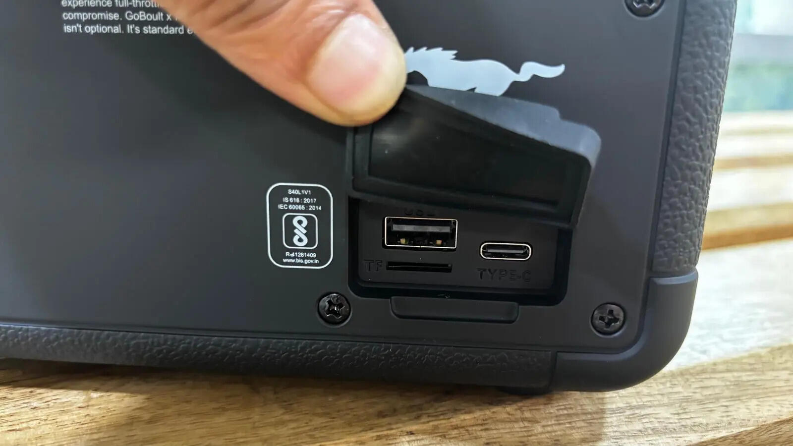 Multiple connectivity options