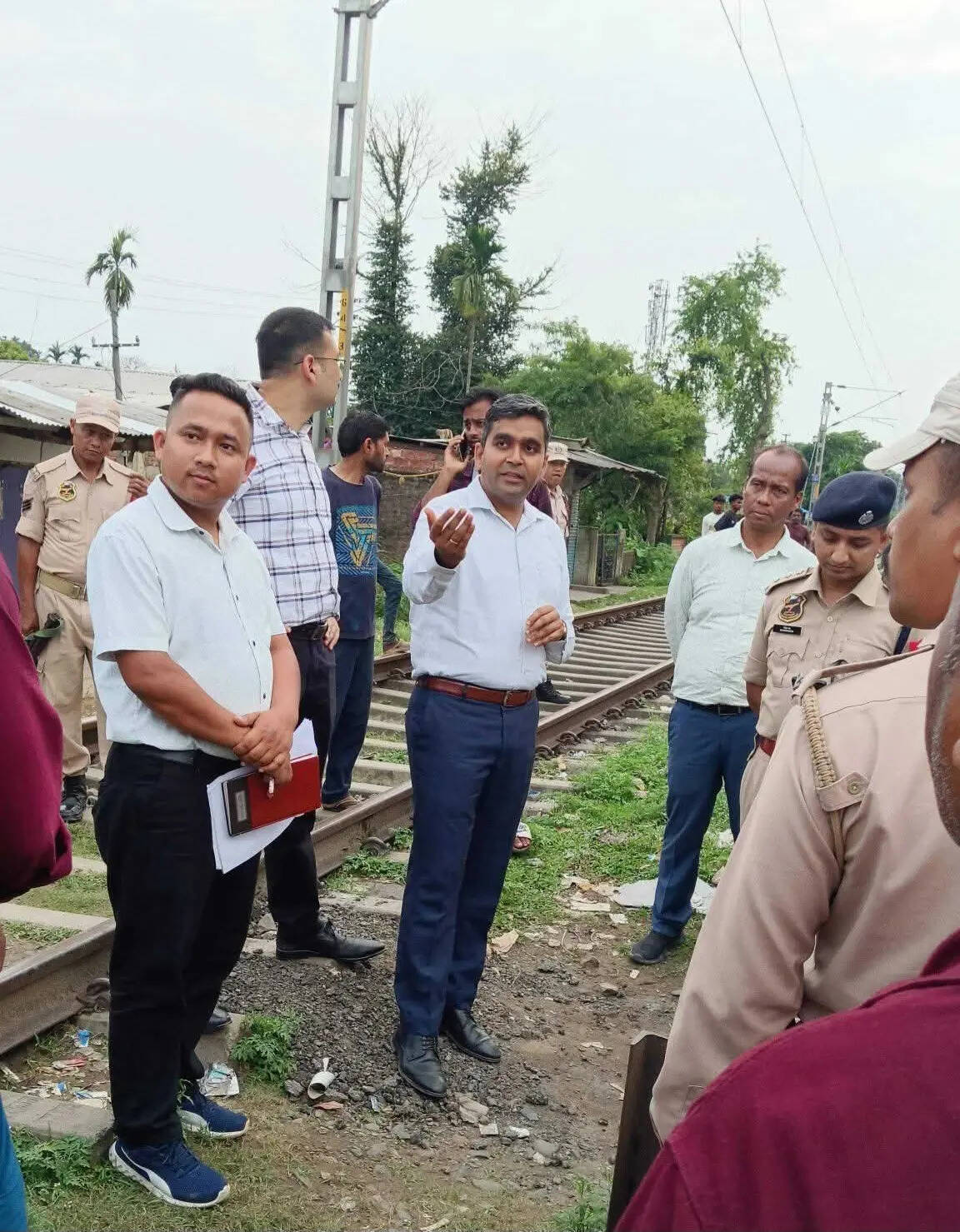 9b766bf1-34a1-414d-8d37-75a18e3857d2_Tinsukia_DC_Sumit_Sattawan_road_inspection_.jpg