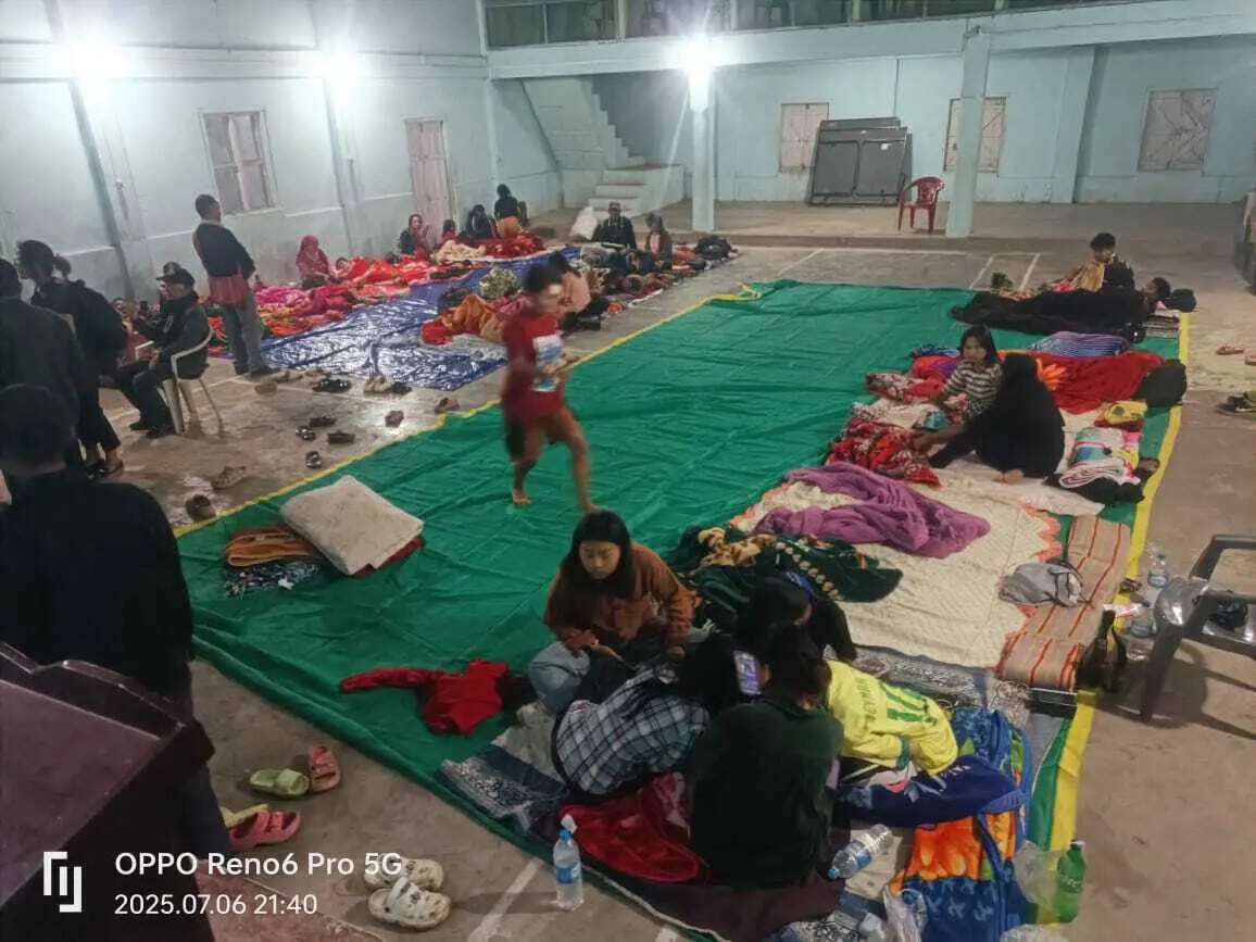 20c663d6-2590-417e-a4dc-6b97d3f0bcbe_Refugees_from_Myanmar_taking_shelter_at_a_community_hall_in_Vaphai_village.jpeg