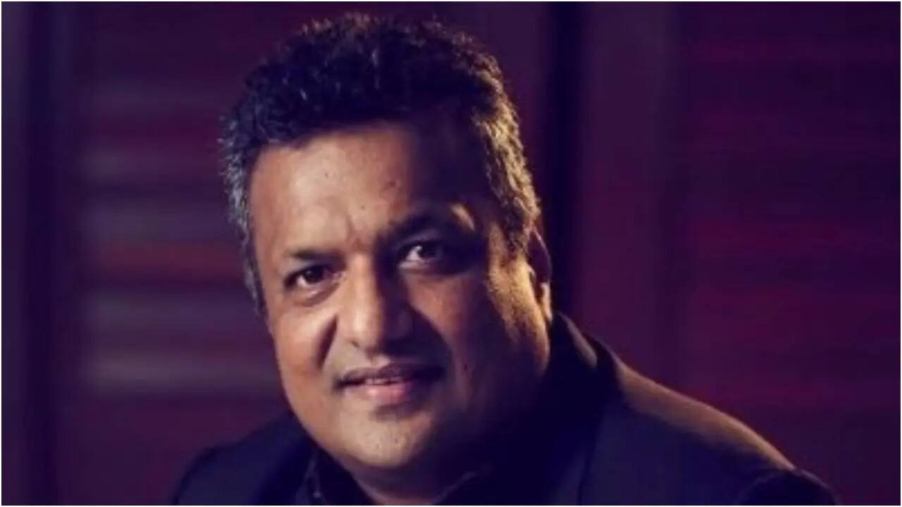 As Janhvi gets trolled, Sanjay says internet is destroying actors' careers