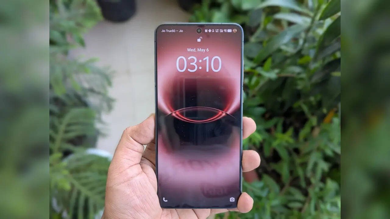 Vivo X300 Ultra display