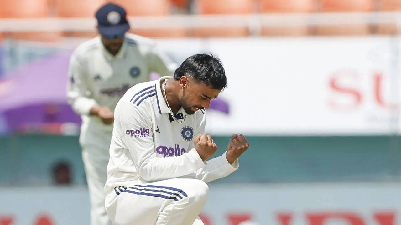 'Strong contender at Test level': Gavaskar's verdict on Manav Suthar