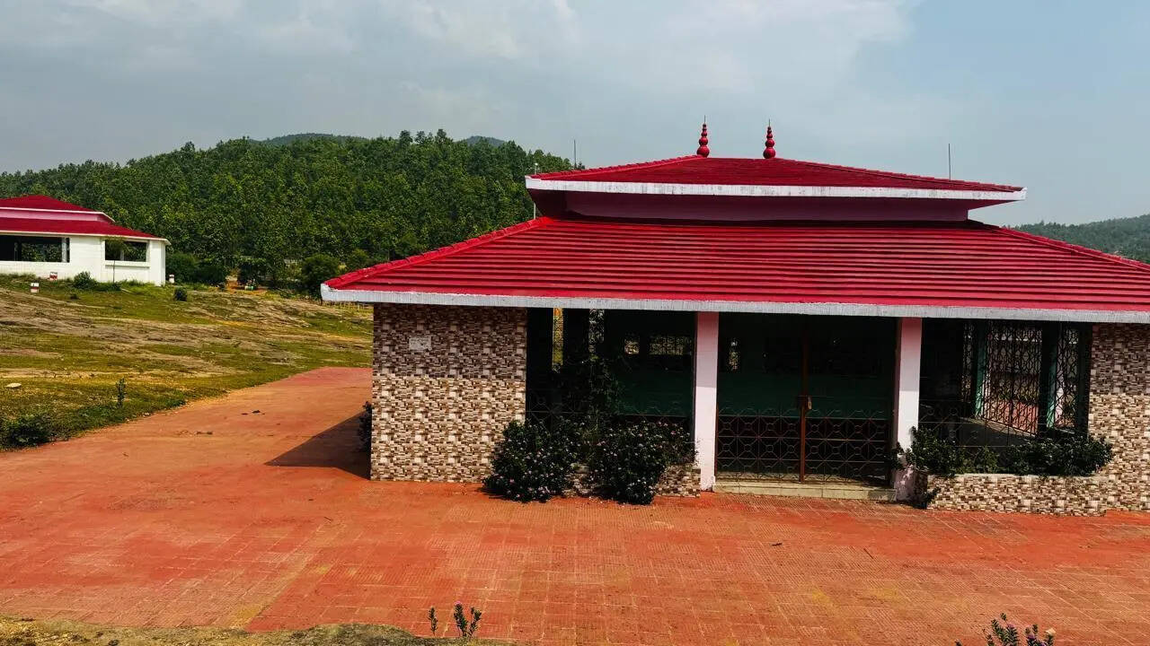 3b7009fa-fa73-4e0c-9d4b-6a9683ae2e5d_Bokaro_tourist_destination_lugu_hill_and_charchari_waterfall_4.jpeg