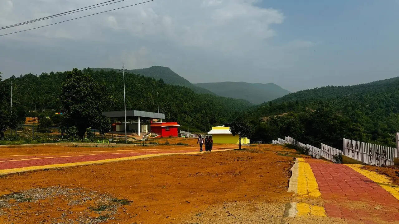 d1ff716b-181a-4d10-bf97-5cd53c933554_Bokaro_tourist_destination_lugu_hill_and_charchari_waterfall_5.jpeg