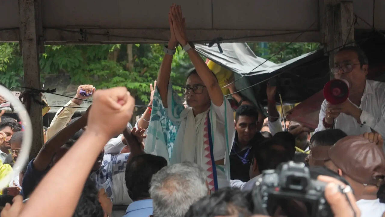 Trinamool headquarter property owner goes to cops, wants par