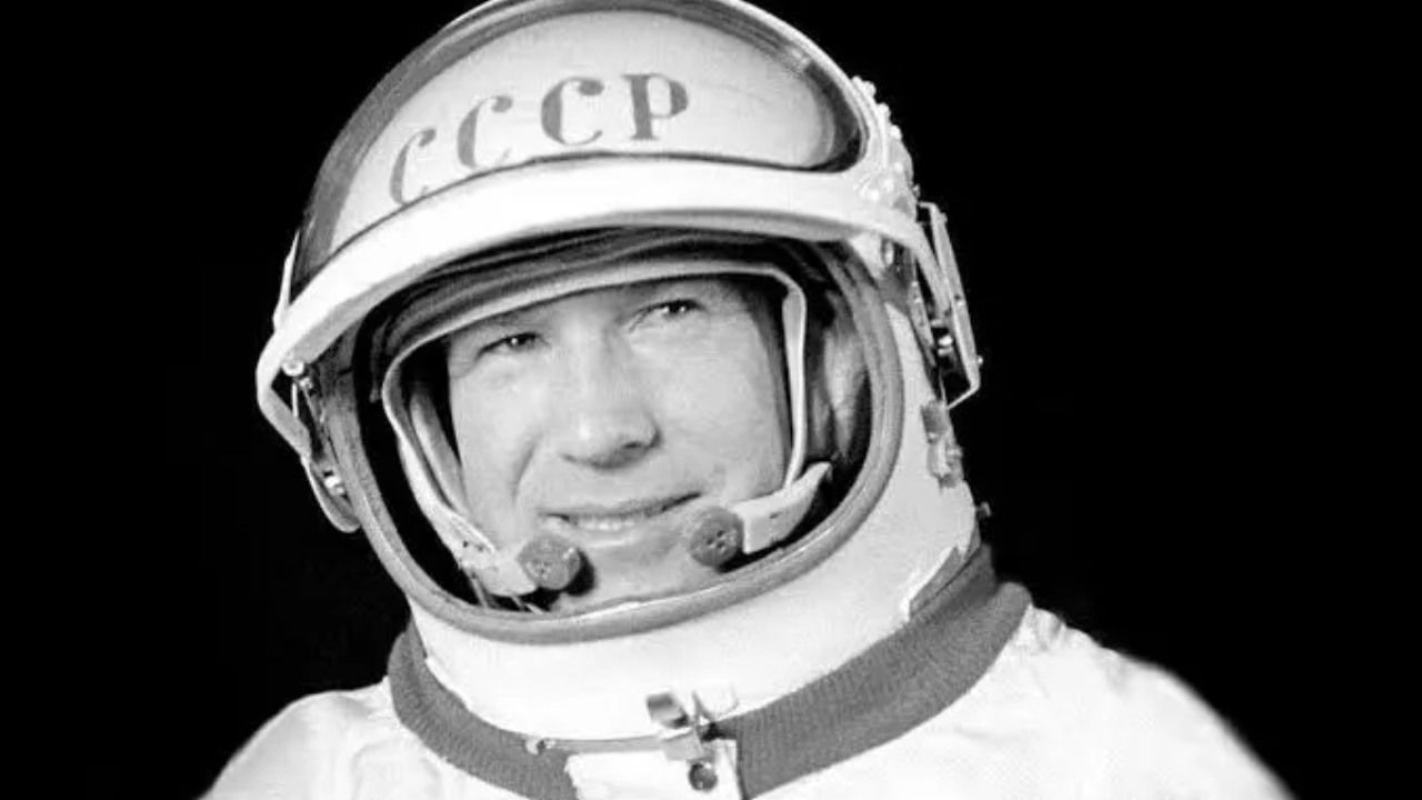 The first spacewalk disaster: How Alexei Leonov nearly becam