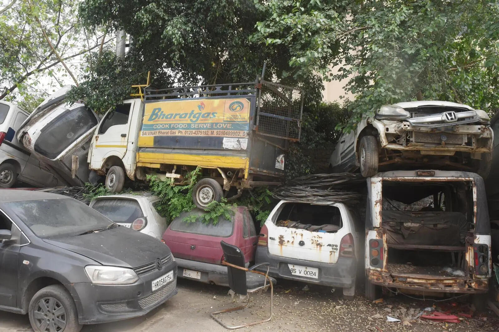 3 Vehicles in Knowledge Park Turning into Piles of Junk 4.jpg