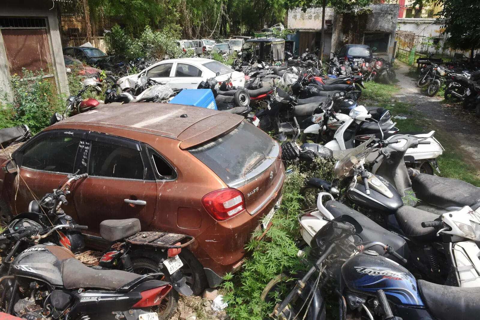 3 Vehicles Turning into a Garbage Dump in Bisrakh 3.jpg