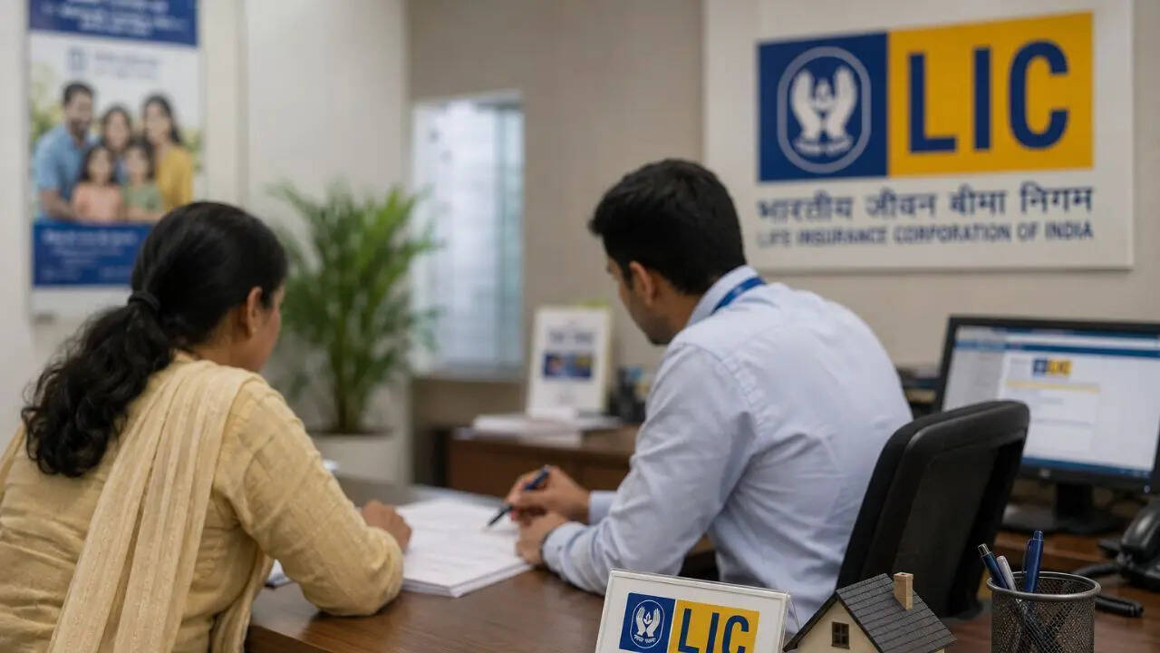 LIC Housing Finance asked to pay Rs 10 lakh after losing bor